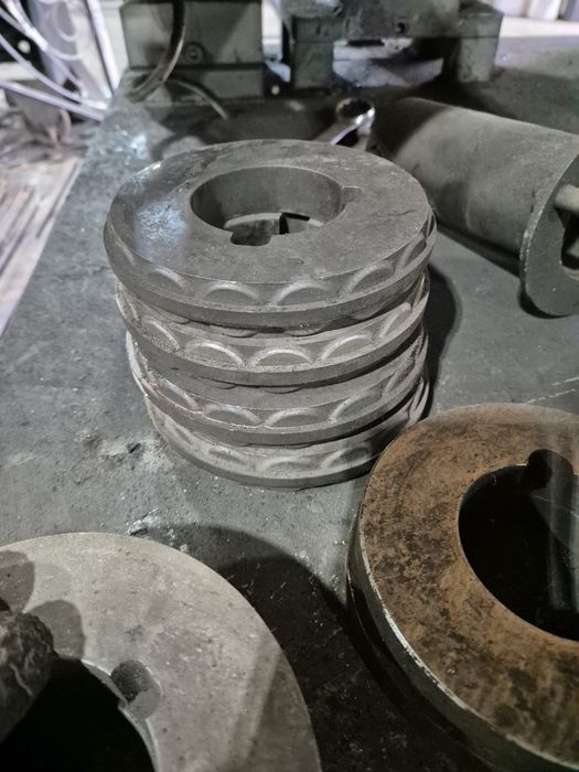 Masina amprentat teava si fier plin