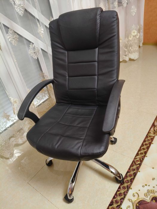 Vând scaun de birou