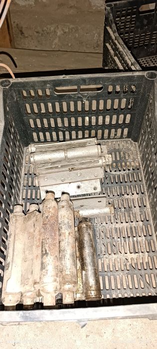 Продаю ПЕТЛИ для дверей. Двухсторонние и пружинные. СССР