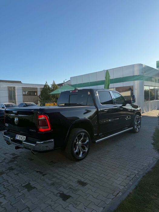 Dodge ram 1500 2020 laramie edition 5.7HEMI