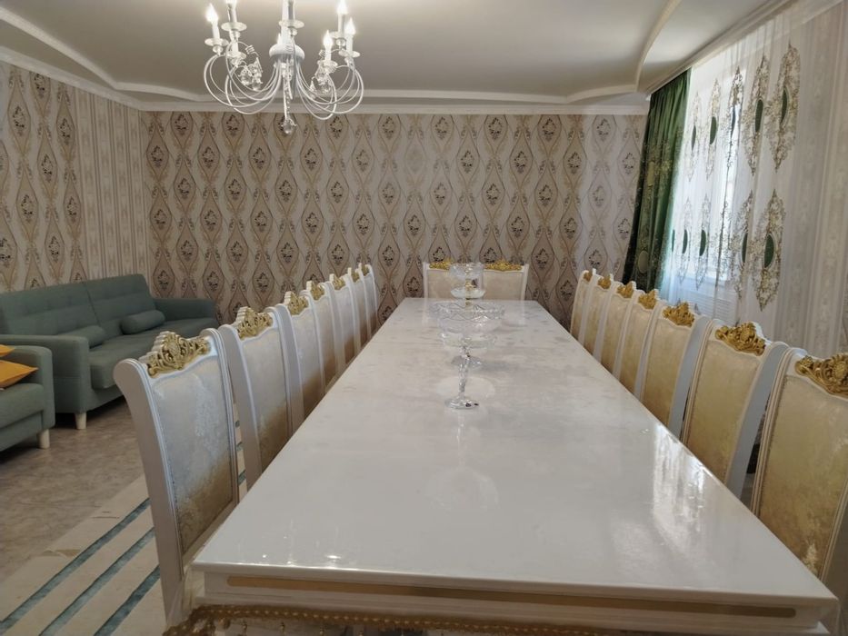 Продам стулья светлого цвета