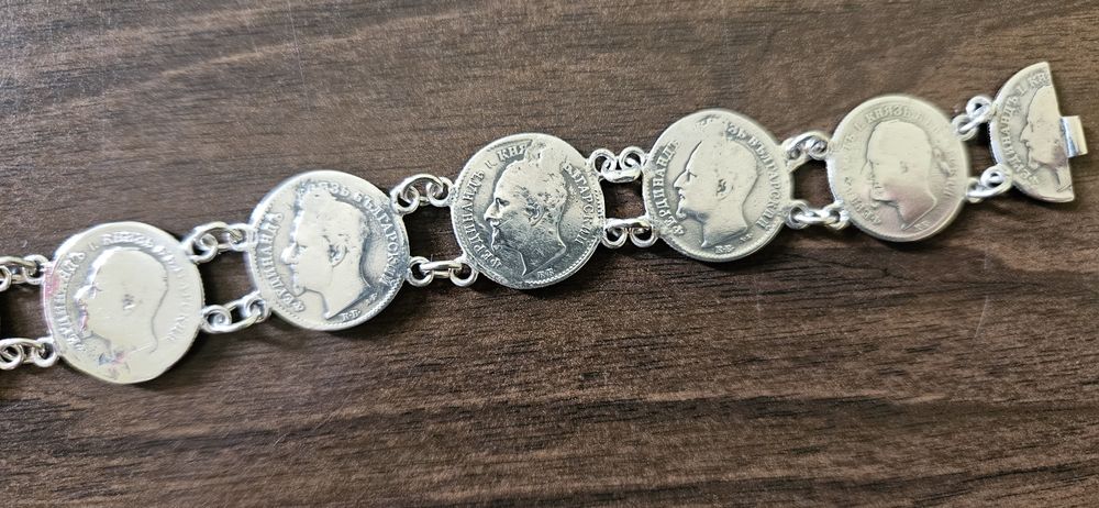 Уникална сребърна гривна