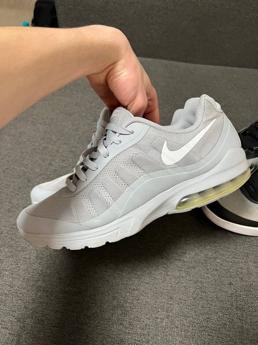 2 чифта обувки  Nike - 20 евро