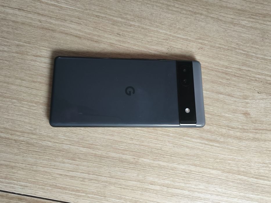 Телефон Pixel 6a