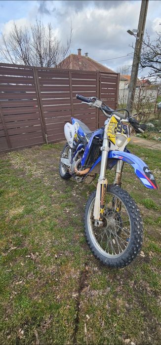 Cross Yamaha 400