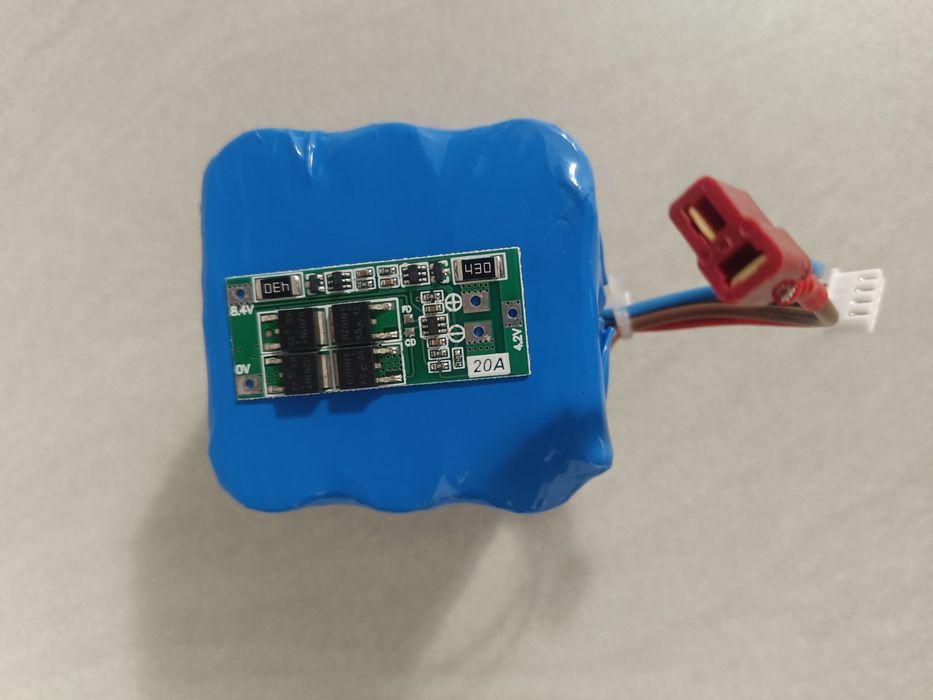 Изработка по заявка на батерии за лодка за захранка с гаранция