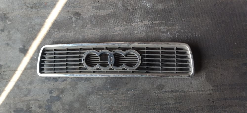 Продам решетка радиатора ауди