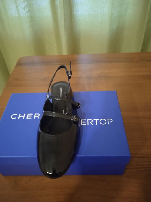 Продаются новые туфли