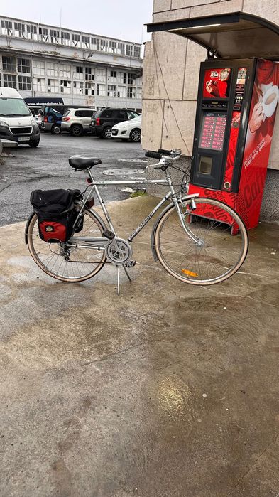 Продавам градски велосипед Staiger Sprinter с багажник и чанта.