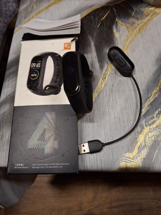 Чисто нов смарт часовник дамски