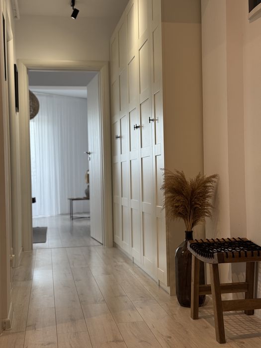 Apartament 2 camere cu loc de parcare inclus - zona Tractorul