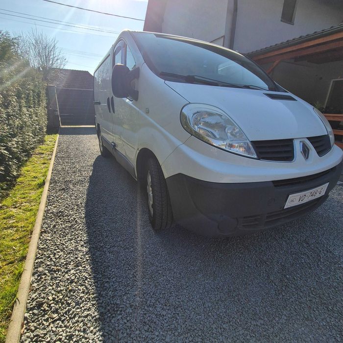Renault trafic Euro 5 cu doua usi lateral