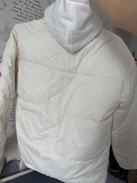 Продам новую куртку