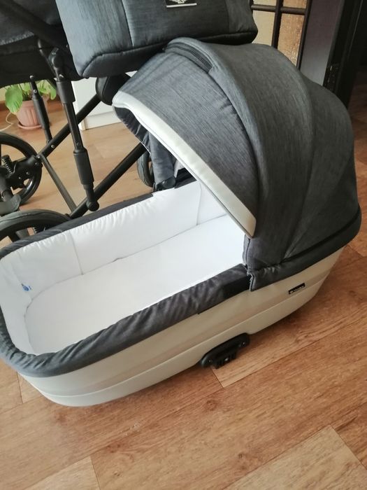 Коляска в хорошем состоянии