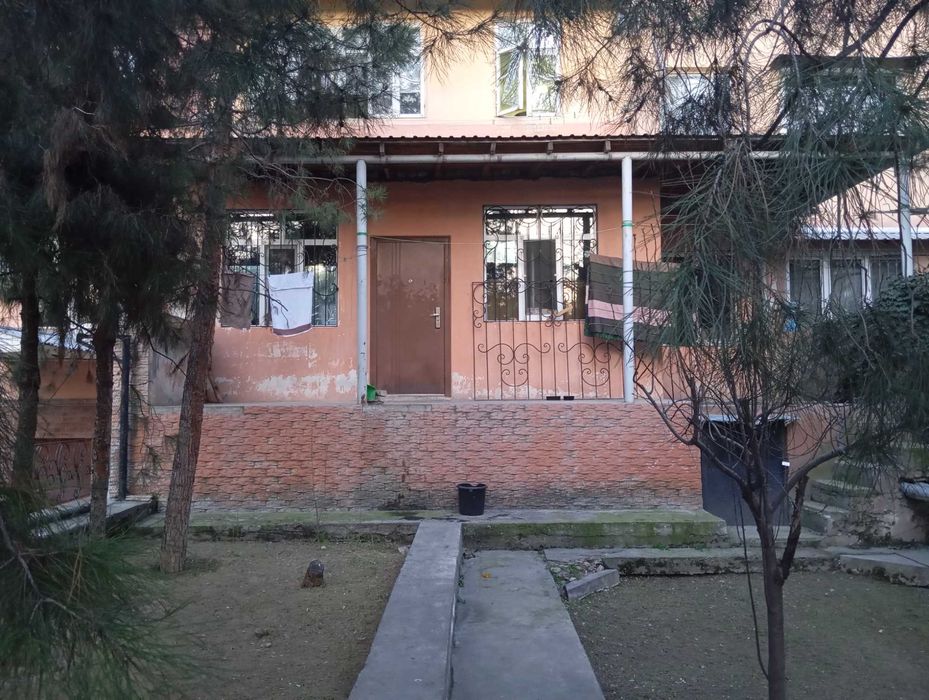 Продается 4- комнатная квартира на массиве куйлюк -3