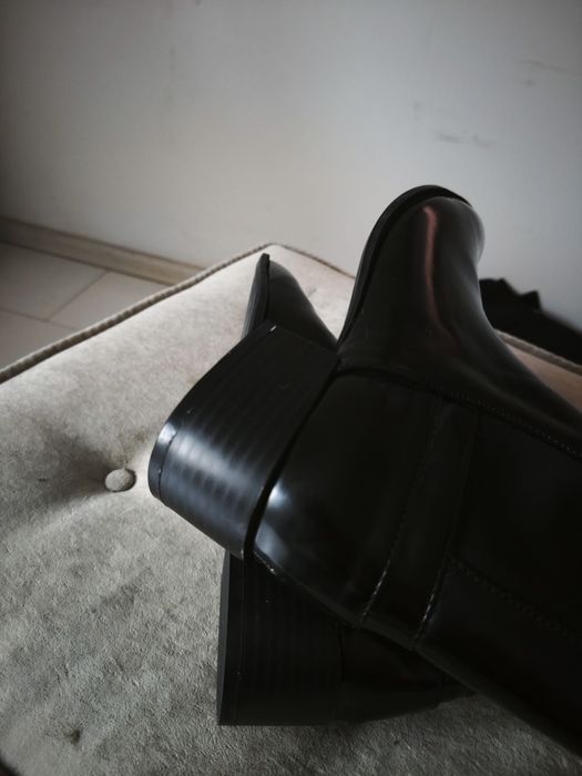 Ghete ciocate Bershka mărimea 40