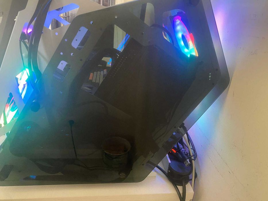 Pc gaming o luna folosit