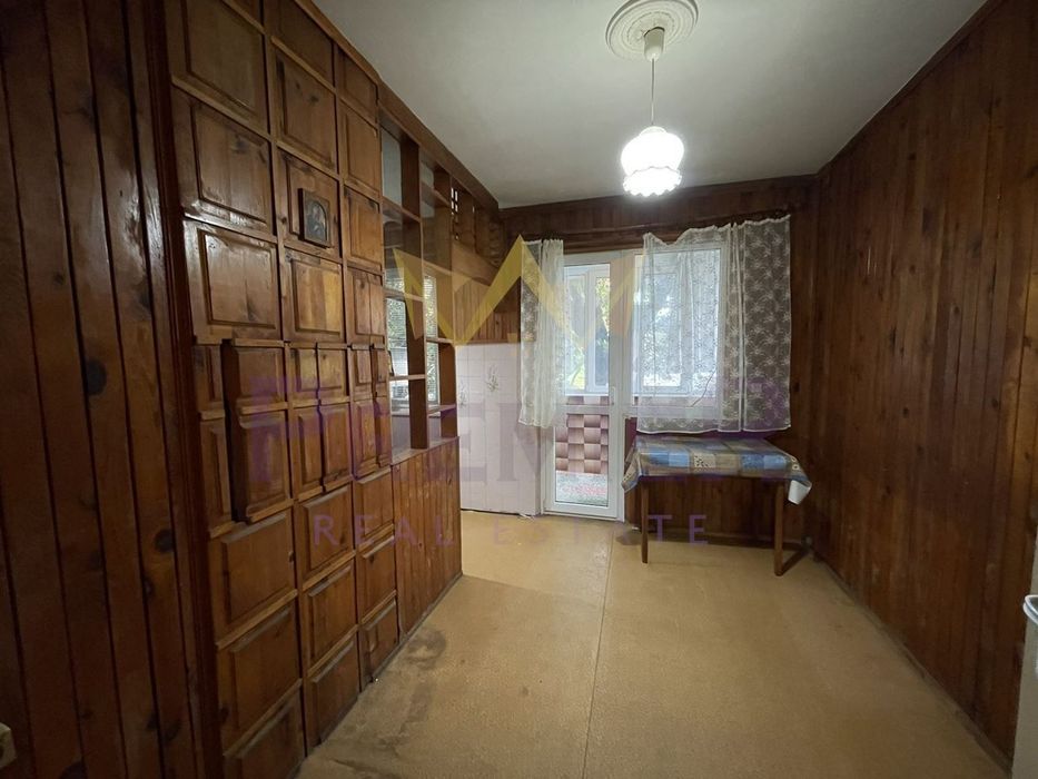 Продава се Четиристаен апартамент в Варна, Левски - 96 кв.м за 1458 €/кв.м - Снимка #2