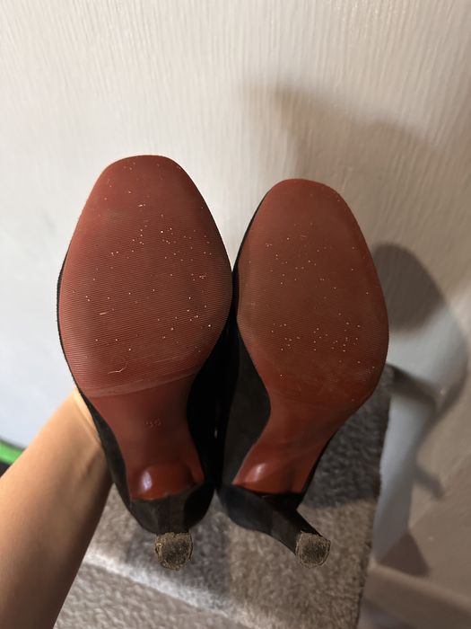 Черные замшевые туфли