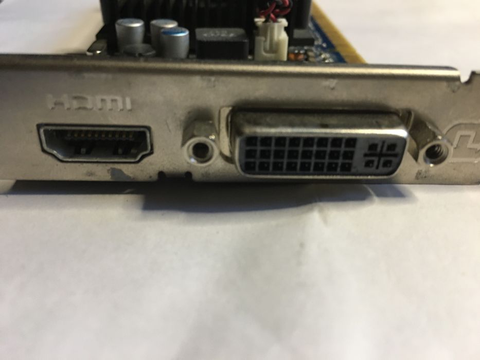 Видеокарта GT520 1gb