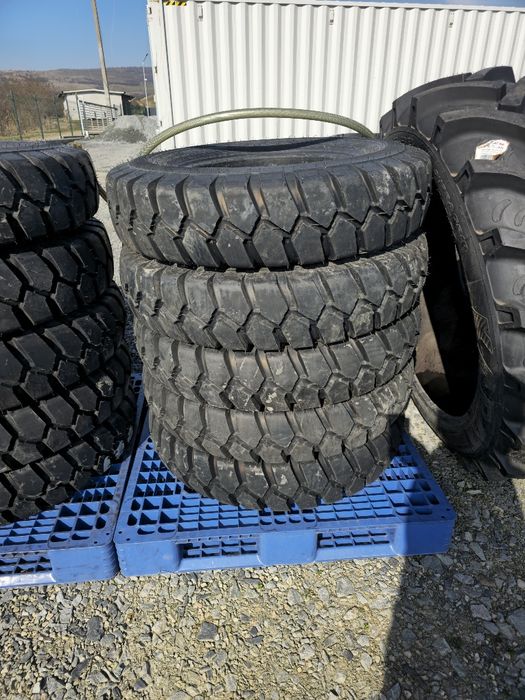 Anvelope 900 - 20 pt escavatore sau pt remorci.