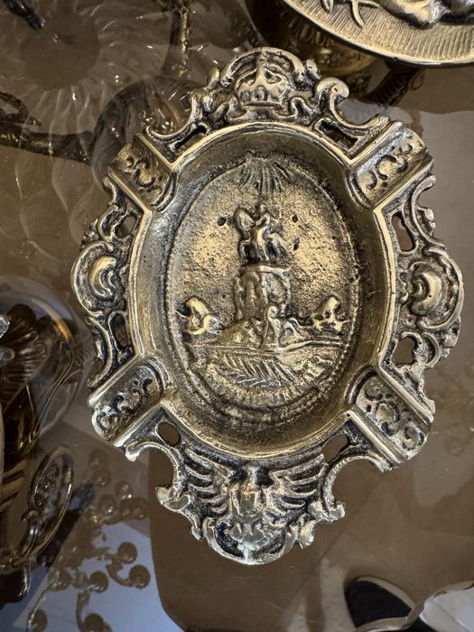 Scrumiera din bronz masiv