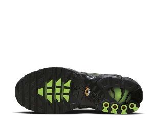 Nike air max plus black volt