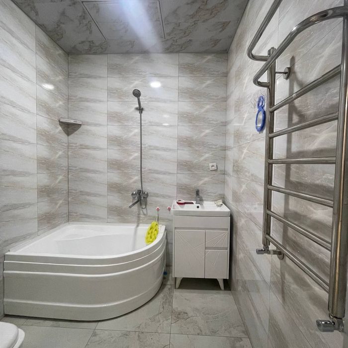 Киров олмазор кучада 2 этажли 1.7 сотиг 5 хона ховли жой сотилади