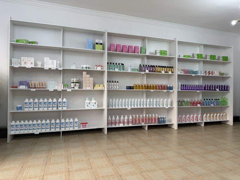 В хорошем состояние шкафы ветриные белые