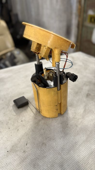 Горивна помпа за БМВ 1 3 Х1 Серия Е81 Е82 Е87 Е88 Е90 Е91 Е92 Е84