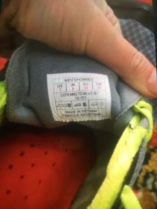 Vand adidasi northface