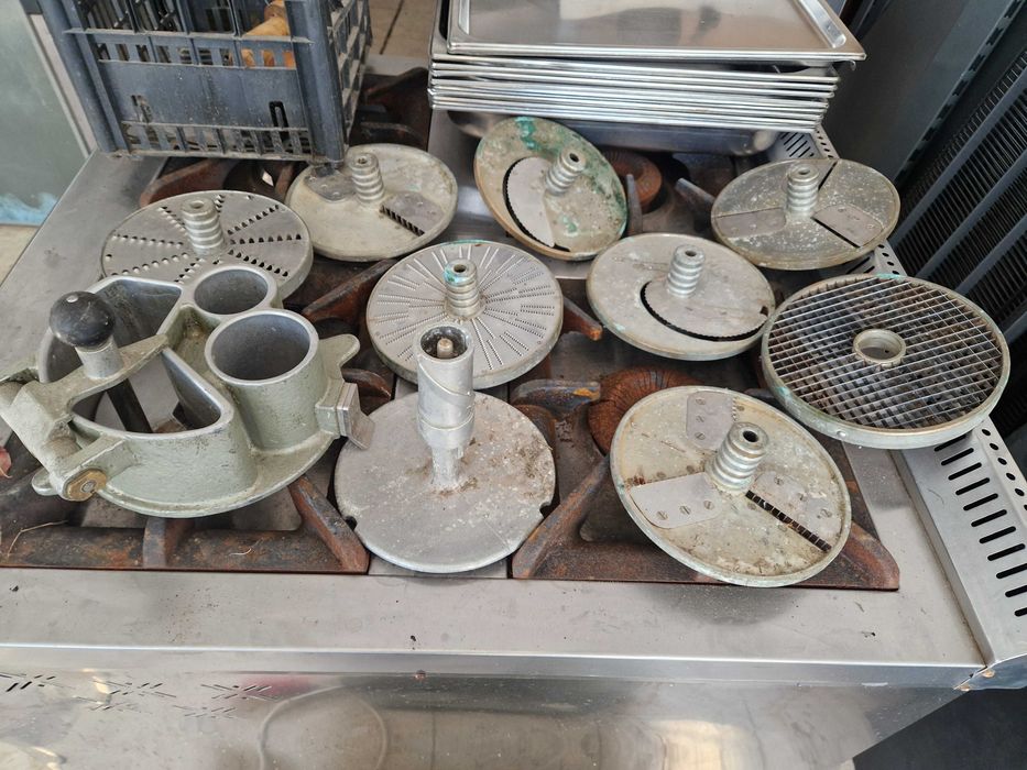 Robot legume, razuit, feliat, second sau nou