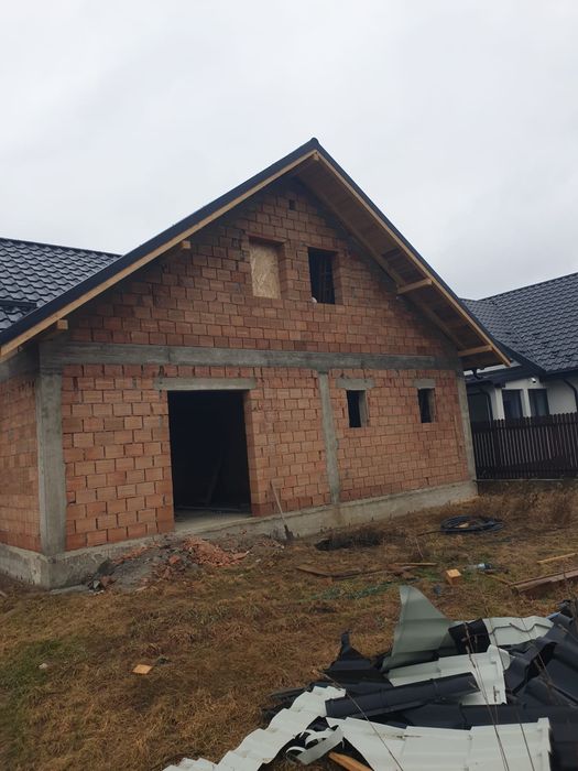 Vilă superbă la roșu sau la cheie