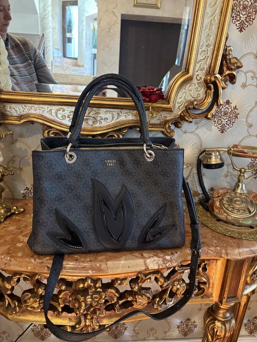 Geanta Neagra Guess!