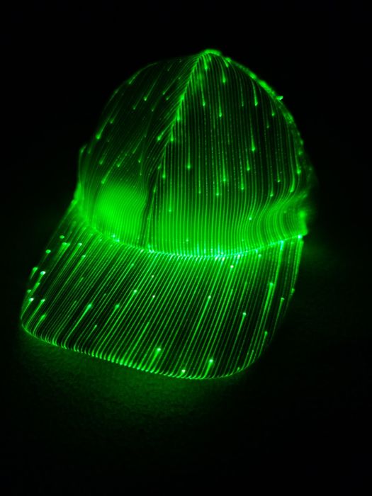 Светеща шапка с Led осветление USB