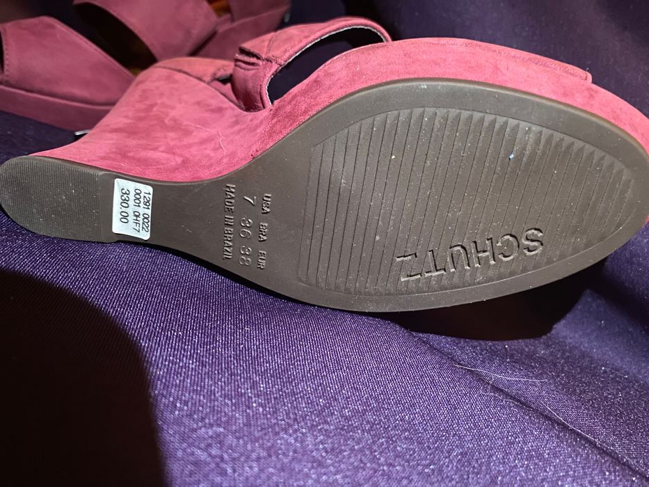 Велурени сандали Schutz