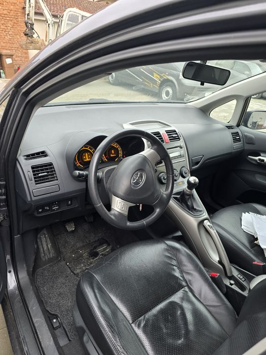 Toyota auris .1.6 full istoric in toyota