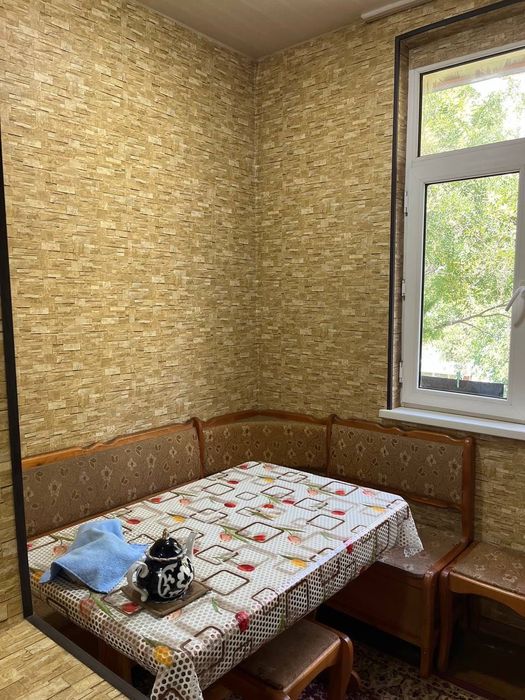 Срочно продается 2 комнатная квартира на оптимальный цена