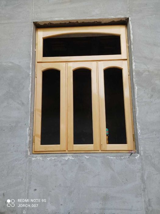 Balkon, oshxona uchun romlar, oynalar, eshiklar. Окна и рамы из дерева