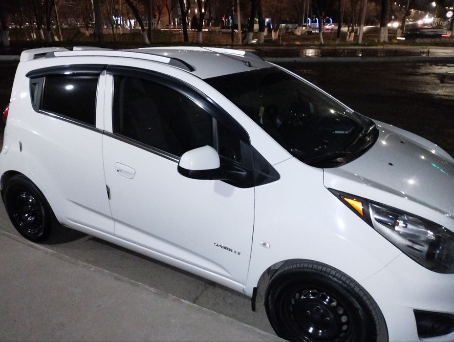 Спарк  2019  белый