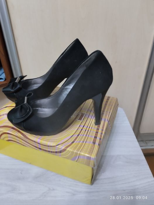 Туфли новые замшевые.