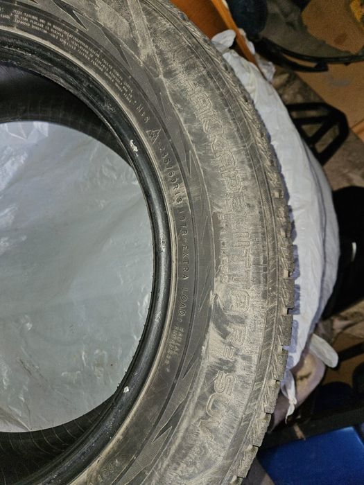 Продам резину  в хорошем состоянии.
