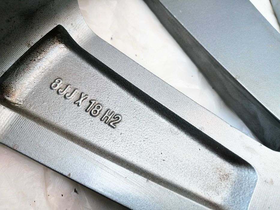 R18 Jante 5x112 & 5x100 Audi VW Skoda Seat A4 6 Q2 Golf Passat Octavia