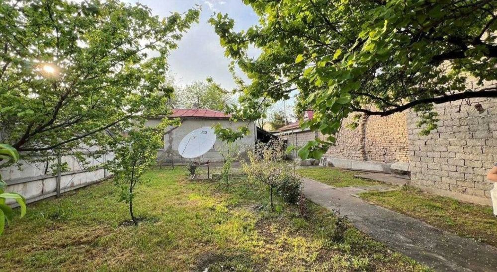 Продаётся участок 5,6 сот Мирабадский район ул Г. Алиева вдоль дороги