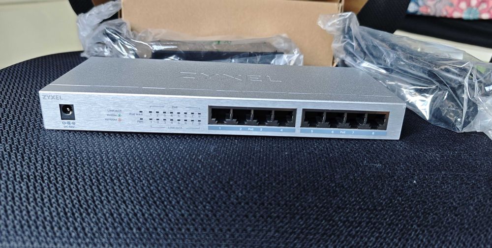 8 портов гигабитов PoE+ суич Zyxel GS1008HP