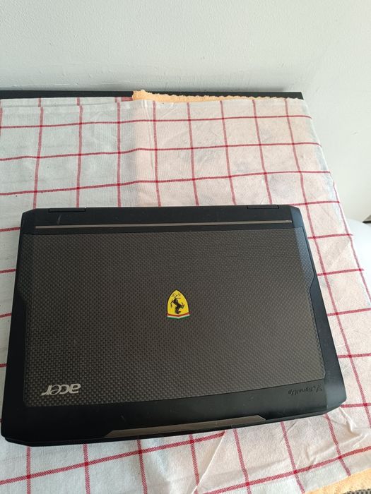Laptop ferari  de vanzare