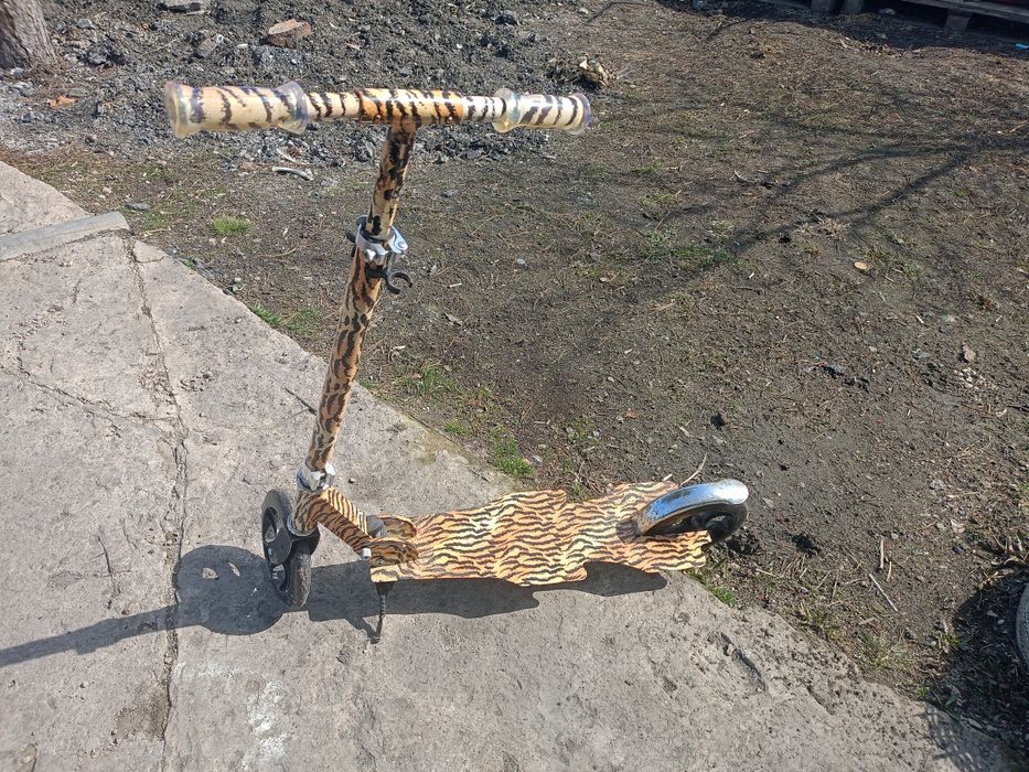 Продам самокат для девочки