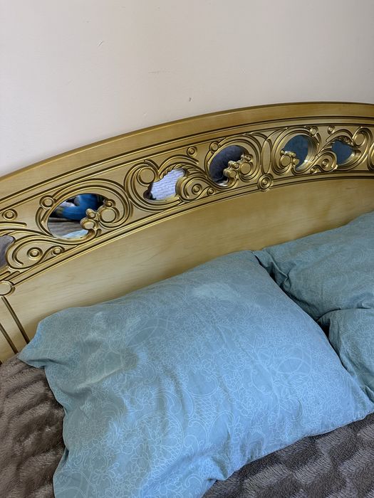 Королевски спальный гарнитур