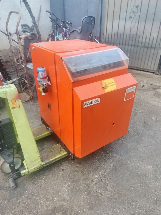Vând ancalzire termo electrica și una pe ulei .