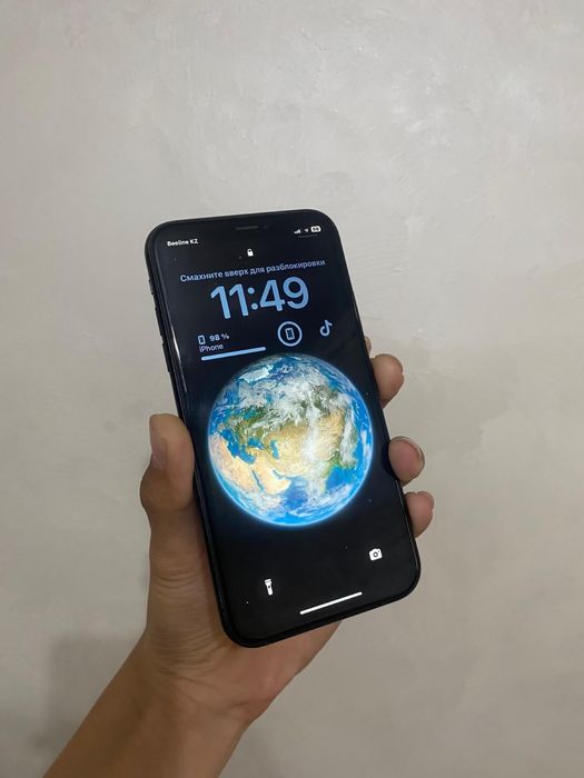 продам или iphone XR в черным цвете,